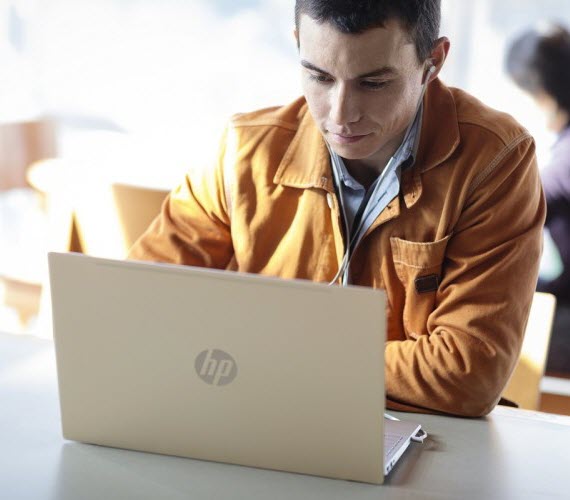 Hãng Laptop HP ra mắt máy tính xách tay bằng da đầu tiên Spectre Folio